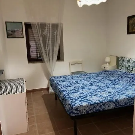 Two Bedroom By The Beach Apartmán