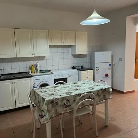 Apartmán Two Bedroom By The Beach